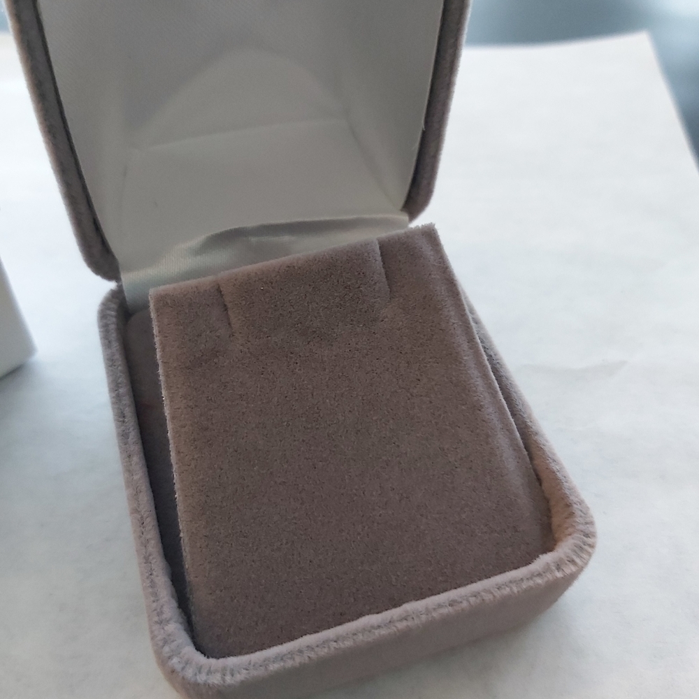 Jewelry Box - Picture 2 of 3